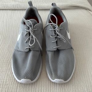 Men’s 9/Women’s 10.5 Nike Roshe One - Wolf Grey
